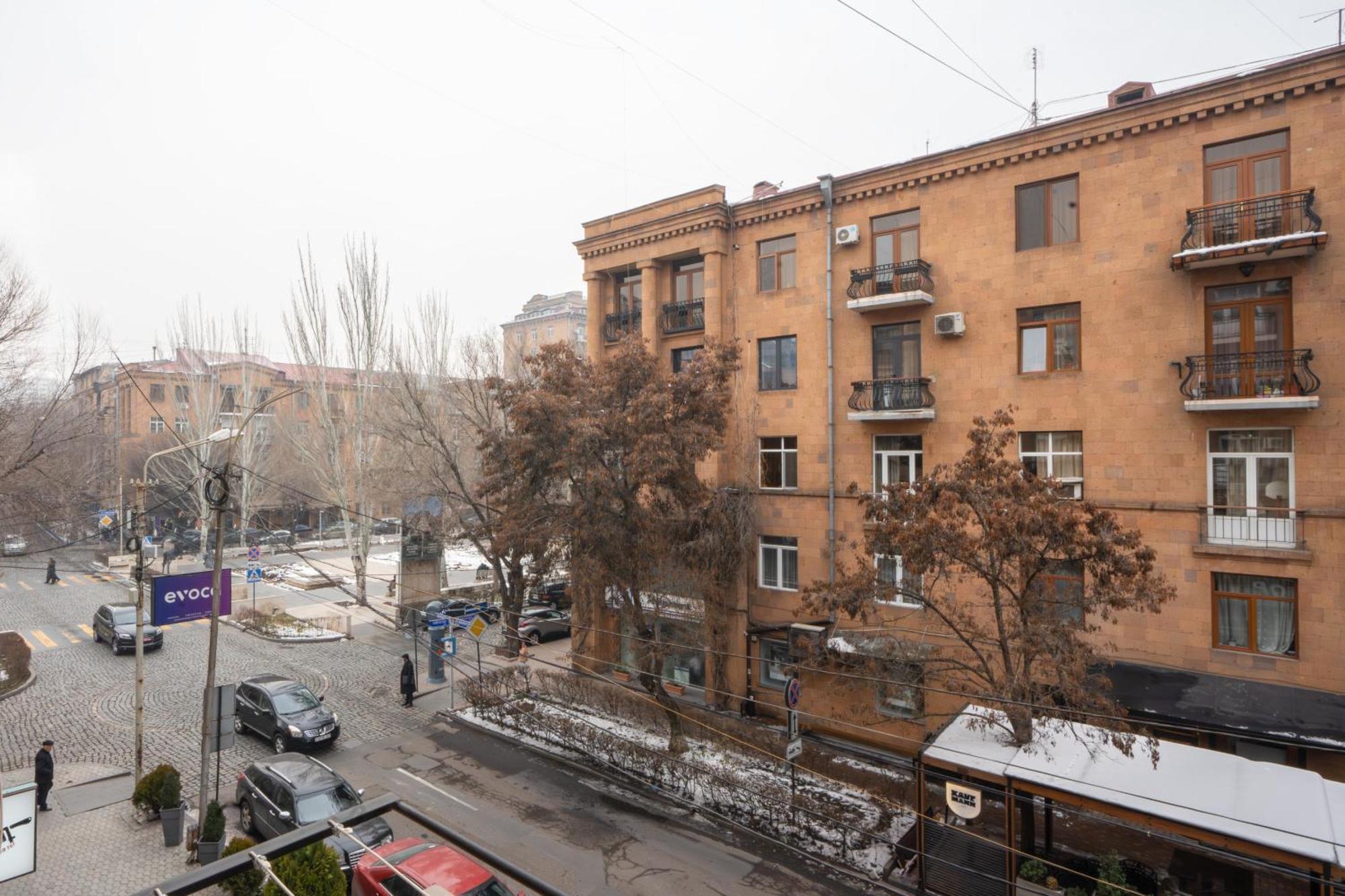 Ris Central Apartments Yerevan Bagian luar foto